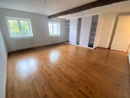 location maison 5 pièces 125m² chassors 16200