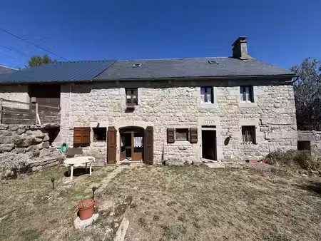 vente maison 4 pièces 113 m² à saint-laurent-de-veyrès (48310)  155 000 €