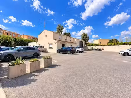 vente locaux professionnels 8 pièces 400 m² à poussan (34560)  940 000 €