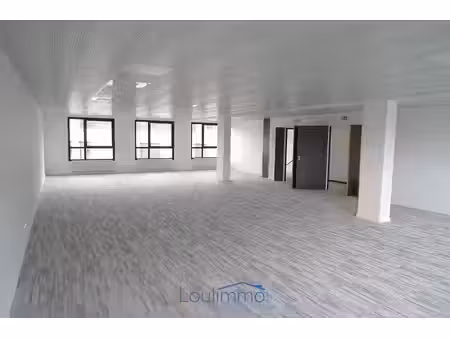 location bureaux 150m²