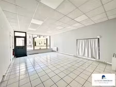 vente bureaux et commerces à quimper (29000) : à vendre / 53m² quimper