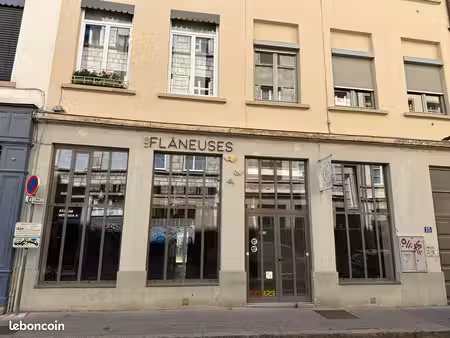 bureaux 93 m²