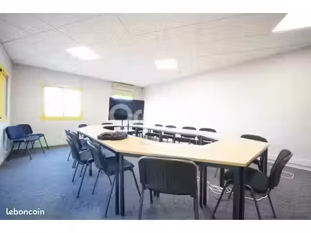 bureau 190 m²