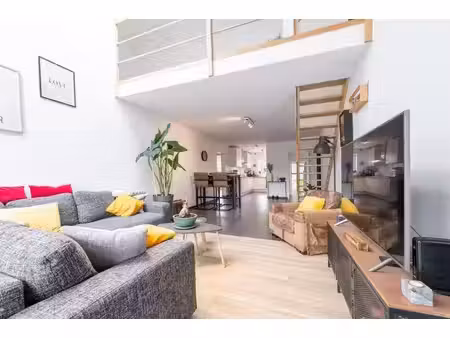 superbe duplex quatre chambres avec terrasse et place de par