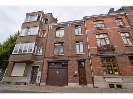 maison 3 chambres avec grand entrepôt et terrasse