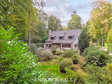une maison de caractère dans un écrin de verdure
