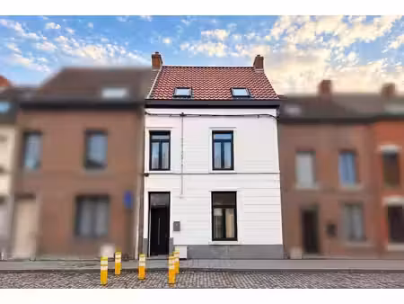 maison à rénover avec potentiel exceptionnel à soignies