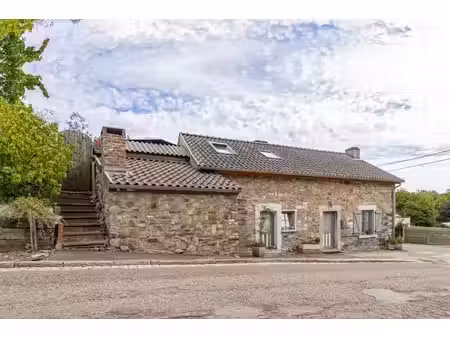 jolie maison en pierre 1 chambre avec jardin à fallais