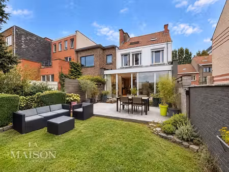 schaerbeek – maison 3 façades avec jardin et garage