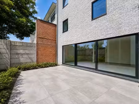 à vendre  récent  appartement de plain-pied avec jardin à...