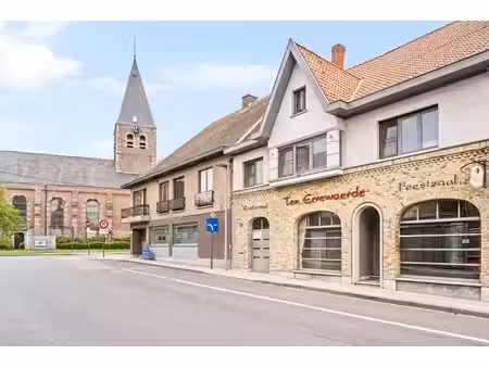 espace commerciale avec appartement