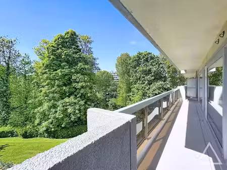 appartement rénové au coeur du parc de la héronnière