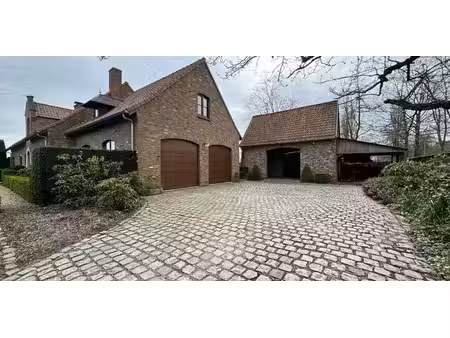 villa à louer à sint-baafs-vijve pour € 1.600 avec 6 chambres à coucher