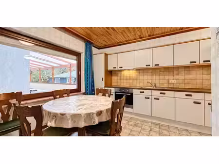 appartement à louer à reuland pour € 1.000 avec 3 chambres à coucher