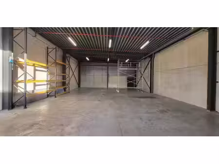 bâtiment d’entreprise à louer à meerhout pour € 990