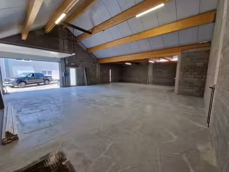 entrepôt/hangar de 165m² situé à alleur