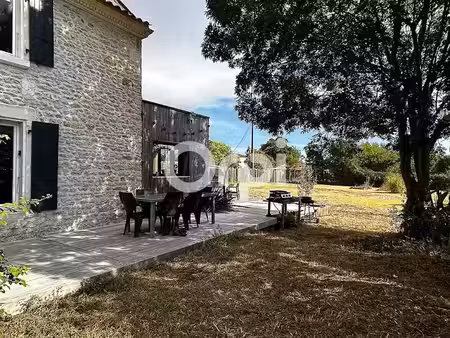 vente maison 4 pièces 196.71 m² à saint-laurent-de-la-pree (17450)  383 250 €