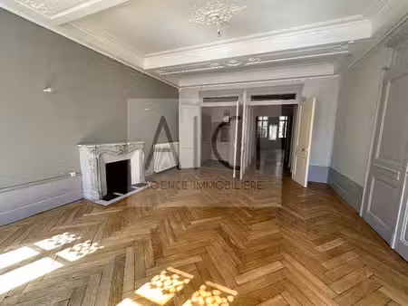 45 grande rue 25000 besancon - 1er étage - fiche 1350■une grande entrée  trois chambres  u