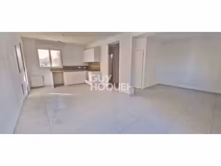 appartement le coudray 4 pièces avec terrasse