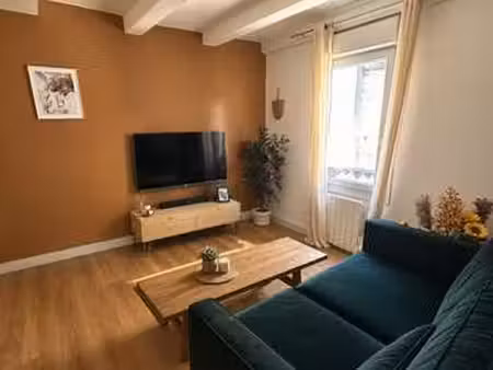location appartement 3 pièces meublé à gallargues-le-montueux (30660) : à louer 3 pièces m