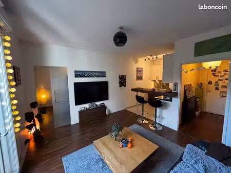 f2 40 m² avec terrasse de 8 m² et parking couvert – 500 m du rer b