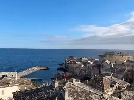 duplex 85m2 vue exceptionnelle mer en plein cœur d erbalunga