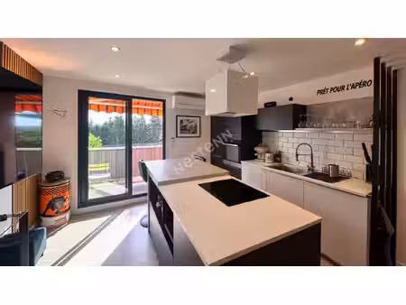 appartement t1 rénové à vendre à bandol - la peryière