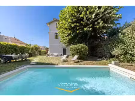 bron  triangle d'or - maison rénovée par architecte avec jardin  piscine et garage
