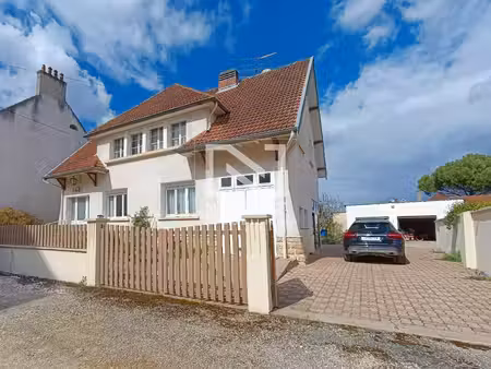 maison 162 m2 habitable 5 chambres 1 bureau 3 salles d'eau 3 wc buanderie véranda double g