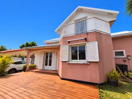 à vendre - maison t5/6 avec piscine - saint-benoît