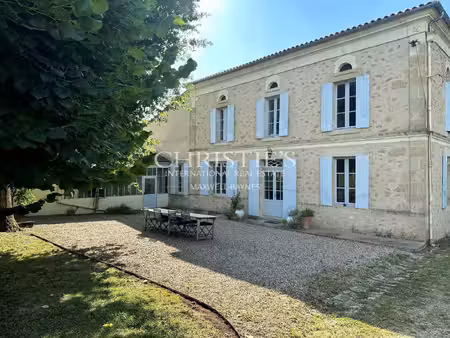 maison de luxe à vendre à gensac