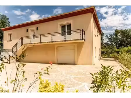 pavillon de 5 pièces principales