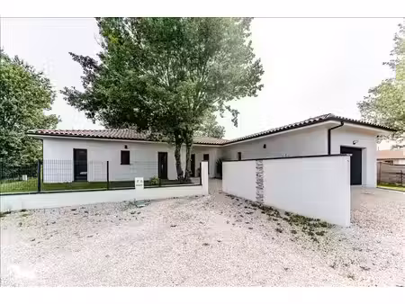 villa de 5 pièces principales