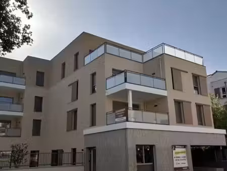 vente local commercial de 70 m² craponne centre
