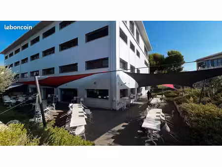 location bureaux 130 m2 idéalement situés à l'entrée ouest d'aix-en-provence avec places d