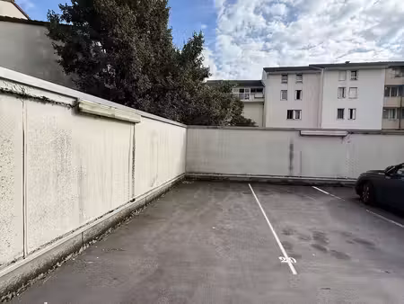 parking à louer