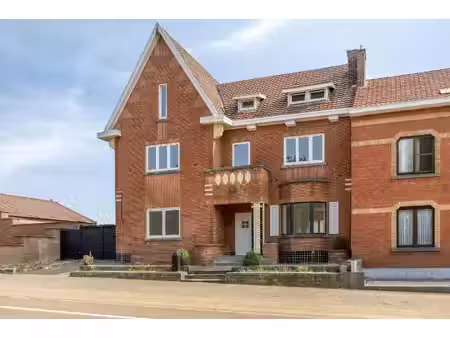 huis met 5 slaapkamers en loods te koop in sint-truiden