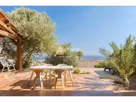 bandol - propriété de caractère de 230 m2 - vue mer - terrai