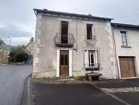maison de bourg - nombreuses annexes