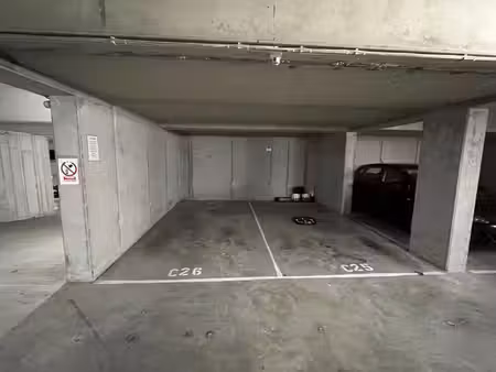 emplacement de parking couvert