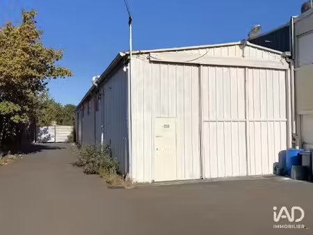 location local d’activités 185 m²