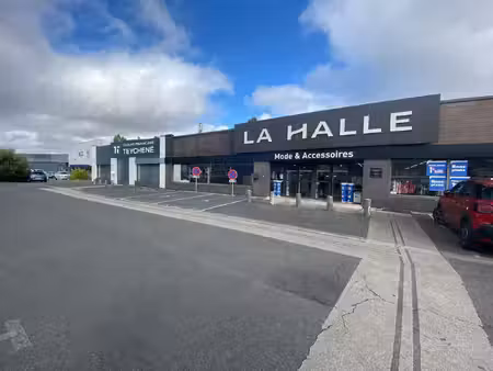 location local commercial