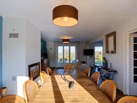 propriété 8 pièces 185 m²