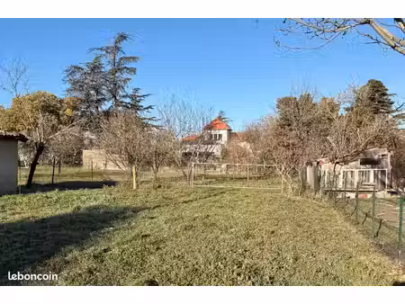 terrain 577 m² revel