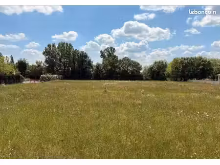 terrain 600 m² revel