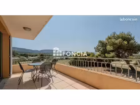 exclusivité foncia  joli t2 de 37.6m2 au 1er et dernier étage avec terrasse. ilot petrarqu