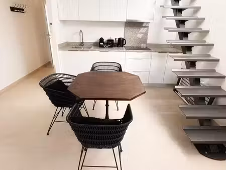 f2 duplex meublé – 44 m² + loggia – ramatuelle le colombier