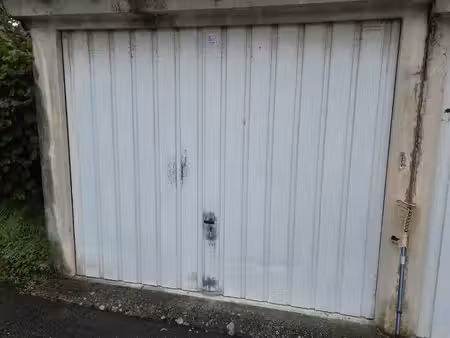 parking/box 11 m² auxerre