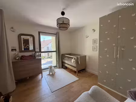 t3 en duplex / thairy