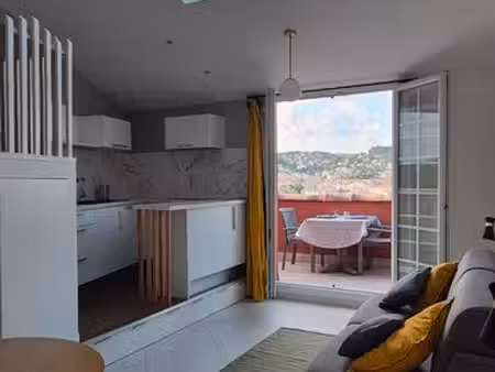 studio meublé 23 m² + terrasse 7 m² + parking privé + piscine – limite cannes / golfe juan